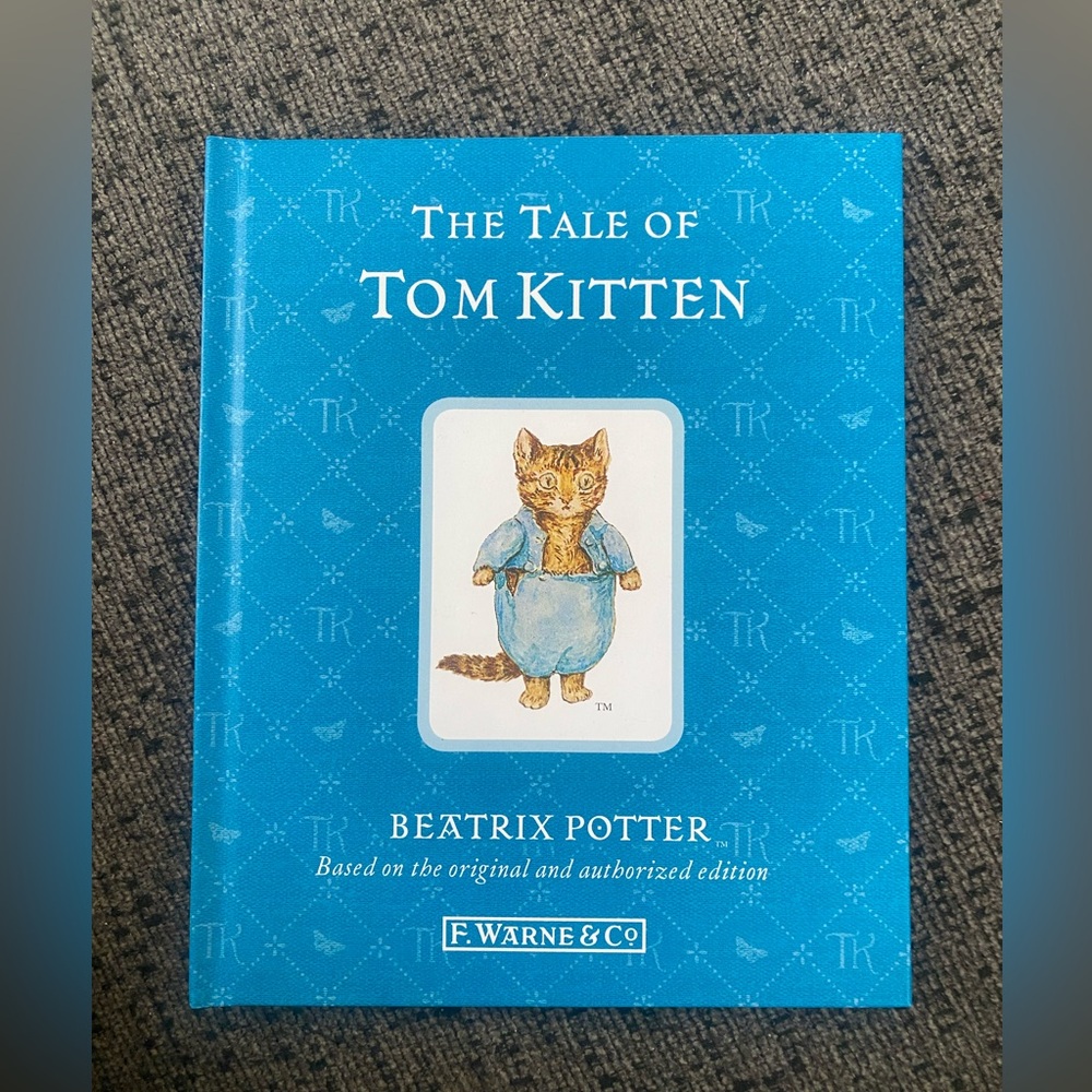🥕6/$20 Beatrix Potter's The Tale of Tom Kitten - Blue Hardcover Edition